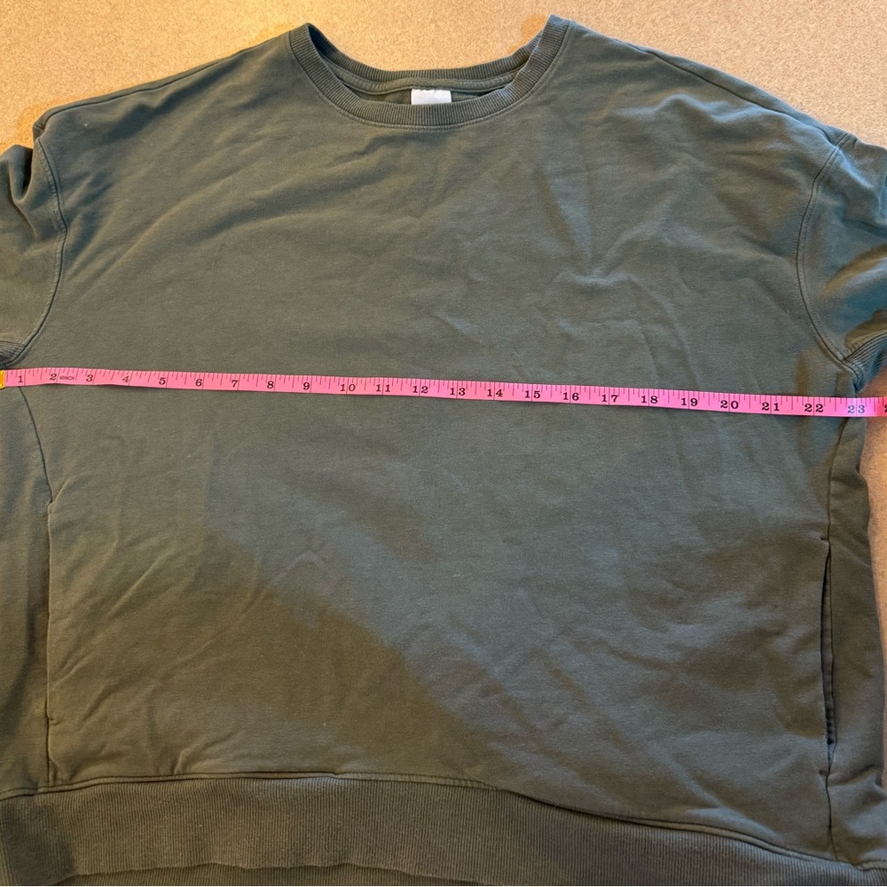 All in Motion Women's Green Crewneck Sweatshirt with pockets - Picture 6 of 8